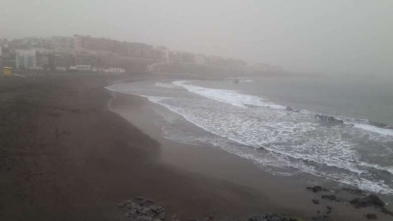 Melenara bajo la calima en febrero de este año/TA.